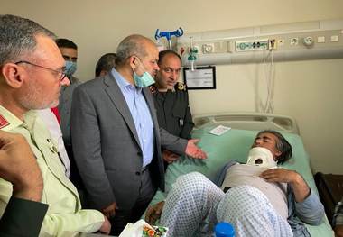 عیادت وزیر کشور از مصدومان حادثه قطار مسافری مشهد-یزد + تصاویر