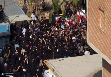 واکنش نشریه معاونت سیاسی سپاه به حوادث اخیر دانشگاه‌ها: نتیجه «فعلا بشار را از جا بکنیم، بعدا برای آینده فکر می‌کنیم» شد داعش/ جنبش دانشجویی بدون تفکر می‌شود دعوت از غرب علیه قذافی!