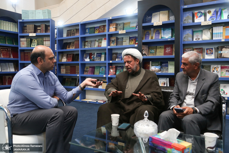 غرفه موسسه تنظیم و نشر آثار امام خمینی (ره) در سی و ششمین نمایشگاه کتاب تهران-3