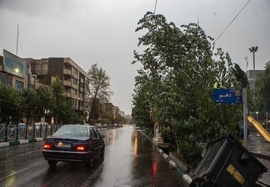 کاهش محسوس دما ، بارش باران و تندباد برای تهران پیش بینی می شود