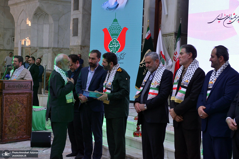 اجتماع بزرگ کارگران به مناسبت سالگرد شهادت حاج قاسم سلیمانی در حرم امام خمینی (س)