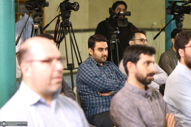 دیدار اعضای جبهه فرهنگی نقلاب اسلامی با سید حسن خمینی