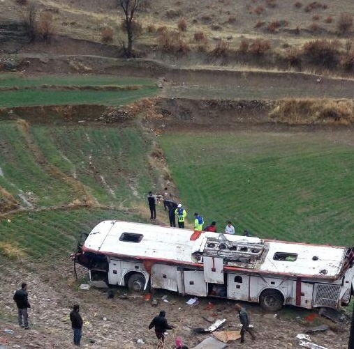 واژگونی اتوبوس در محور یاسوج-اصفهان