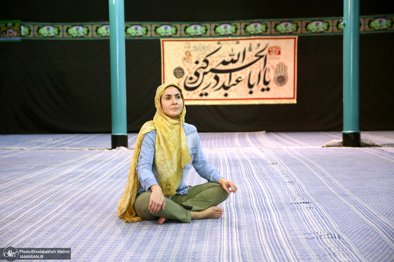 بازدید مهمانان خارجی شرکت کننده در مراسم وداع و تشییع رهبر شهید از حسینیه جماران