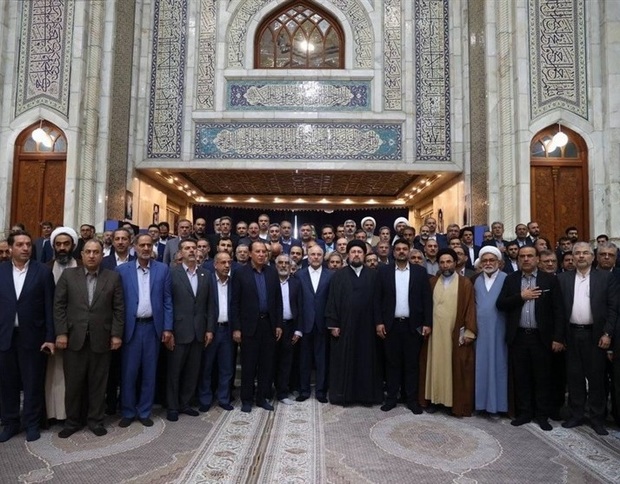 نواب مجلس الشورى الاسلامی یجددون العهد مع مبادئ الإمام الخمینی