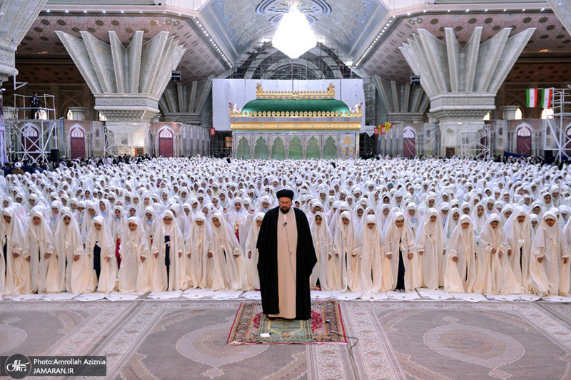 مراسم جشن تکلیف دانش آموزان دختر در حرم مطهر امام خمینی(س)