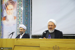 اهدا آثار برتر خوشنویسان به موسسه تنظیم و نشر آثار امام خمینی (س) نمایندگی قم