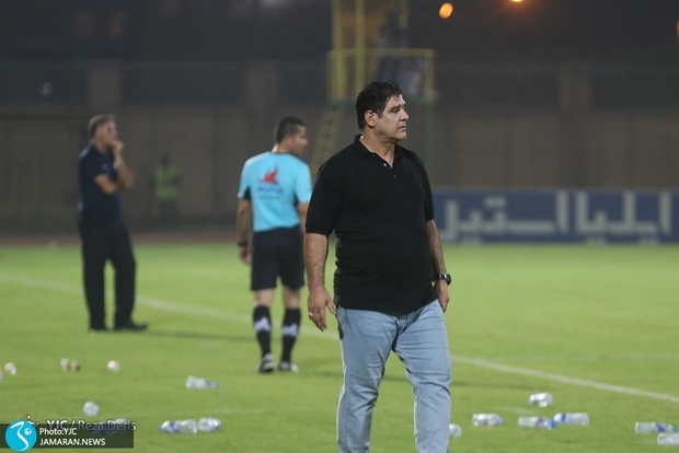 مهاجری استعفا داد