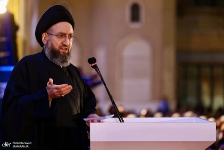 مراسم بزرگداشت سالروز شهادت شهید آیت‌الله سید محمدباقر حکیم / سید عمار حکیم: عراق با وحدت داخلی می‌تواند از زلزله ژئوپلیتیک منطقه عبور کند/ عراق نه میدان جنگ دیگران خواهد بود، نه صندوق پیام و نه خط تماس به نیابت از دیگران + گزارش تصویری