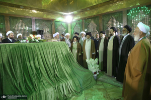 تجدید میثاق رئیس و اعضای مجلس خبرگان رهبری با آرمان های امام خمینی (س)