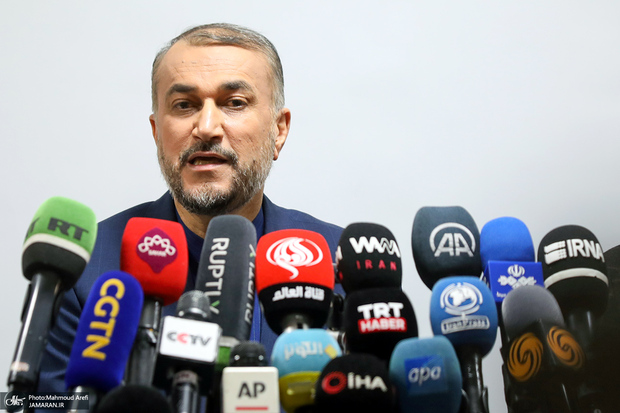 امیرعبداللهیان: مطالبات بیش از حد طرف مقابل مانع پیشرفت مذاکرات برجامی شد/ پیام‌ها و تبادلات شفاهی بین ما و آمریکایی‌ها وجود دارد/ نزدیکی تهران و ریاض تنها یک توافق تاکتیکی نیست؛ عربستان سرمایه‌گذاری اقتصادی در ایران را در اولویت قرار داده است