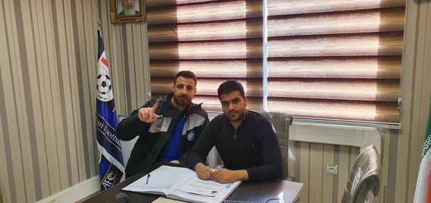 ثبت قرارداد مدافع جدید استقلال و دستیار مجیدی+عکس
