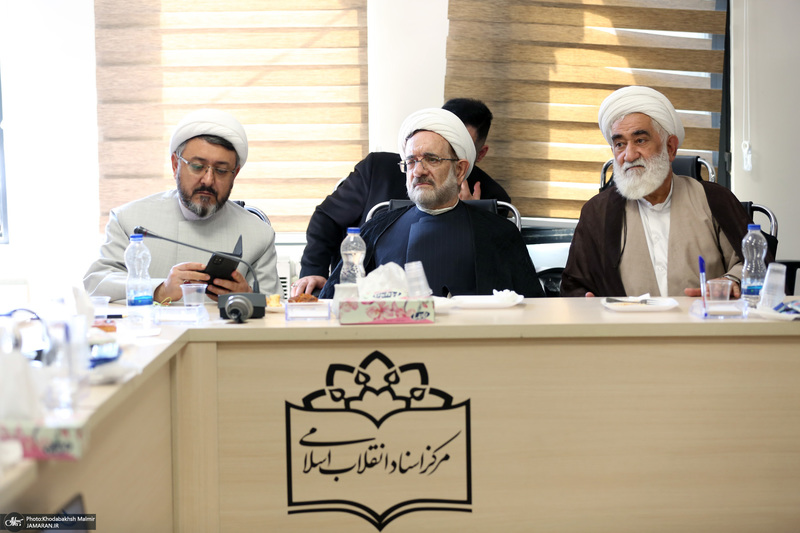 آیین رونمایی  از فصلنامه گواه در مرکز اسناد انقلاب اسلامی