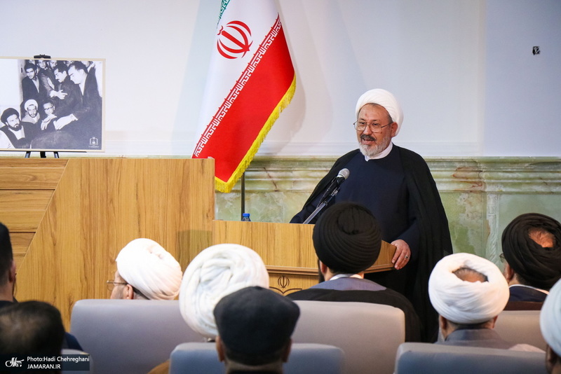 «مفتاح الهدایه فی شرح تحریر الوسیله» - 1