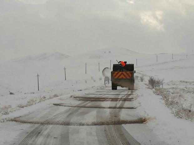 تداوم بارش برف در گردنه های استان قزوین