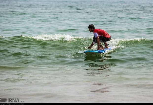 نخستین حضور ایران در مسابقات جهانی موج سواری لانگ برد