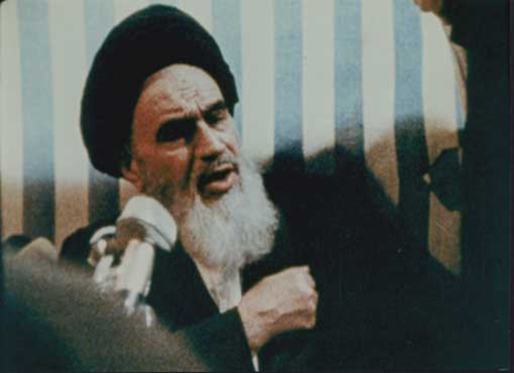 امام خمینی از علت هجرت به فرانسه می گوید
