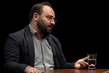 امید محدث، کارشناس مسائل سیاسی: مسئله اصلی دولت امروز کمبود اختیار نیست، کیفیت استفاده از اختیار است/دولت باید از مدیریت واکنشی به سمت مدیریت پیش‌دستانه بحران حرکت کند/ «مقاومت می‌کنیم» و «به آمریکا اعتماد نداریم»، برنامه اقتصادی نیستند