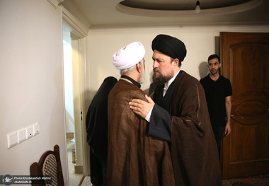 حضور سید حسن خمینی در منزل مرحوم آیت الله شیخ حسن صانعی (ره)   