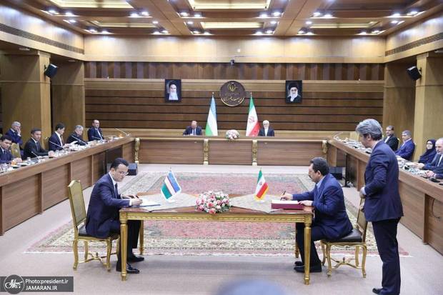 امضای ۴ سند همکاری مشترک میان ایران و ازبکستان/ نقشه راه بین دولتی میان جمهوری اسلامی ایران و جمهوری ازبکستان برای دوره ۲۰۲۷-۲۰۲۵ امضا شد