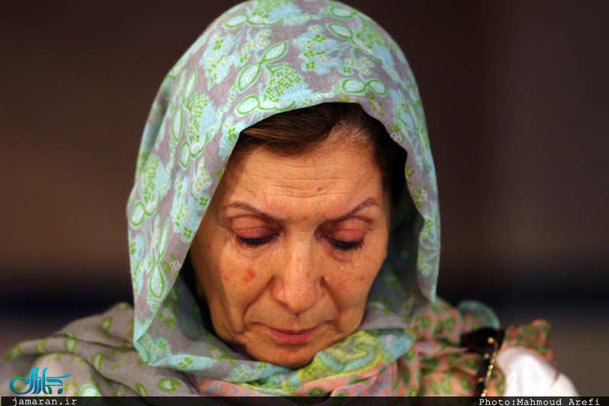 اشک های بانوی مبارز الجزایری برای امام + عکس