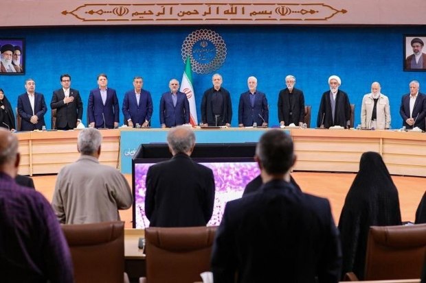 سید جعفر موسوی، مشاور سید محمد خاتمی: دولت یک تنه در برابر فشارهای داخلی و خارجی ایستادگی نمود/ اجازه دهید بنیان دیپلماسی بر تعامل با جهان قرار گیرد