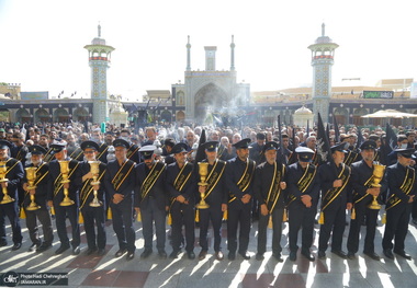 دسته عزاداری خادمین حرم مطهر حضرت معصومه (س) در سالروز شهادت امام رضا (ع) 