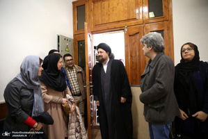 دیدارمدیران و جمعی از اعضای تحریه موسسه مطبوعاتی ایران و خبرگزاری ایرنا با سید حسن خمینی