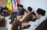 حضور فرزندان حضرت آیت‌الله خامنه‌ای در دفتر حزب‌الله لبنان به منظور ابلاغ پیام رهبر انقلاب (7)