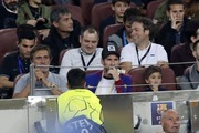 مسی و پسرش در میان هواداران بارسلونا+ عکس