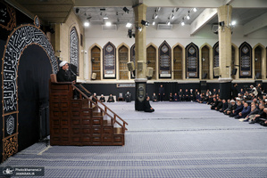 آخرین شب مراسم عزاداری حضرت اباعبدالله الحسین (ع) در حسینیه امام خمینی