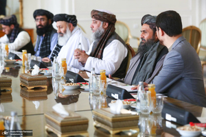 دیدار معاون اقتصادی نخست وزیر حکومت موقت افغانستان با وزیر امور خارجه