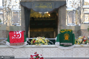 آیین تعویض پرچم گنبد حرم حضرت معصومه(س) و آغاز دهه کرامت