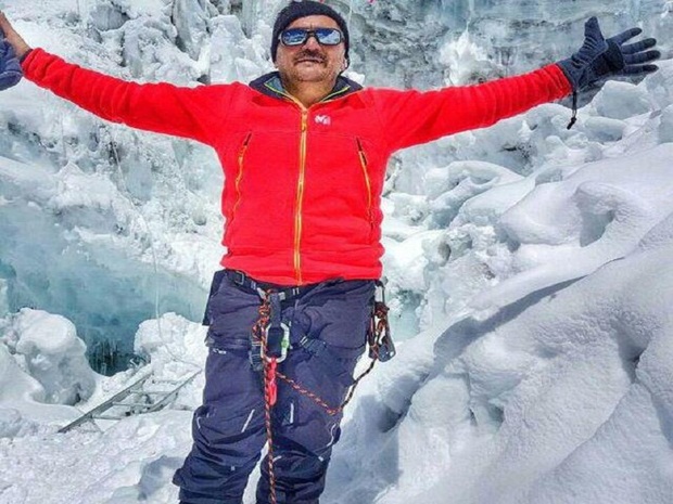 کوهنورد آستارایی به قله آیلندپیک هیمالیا صعود کرد