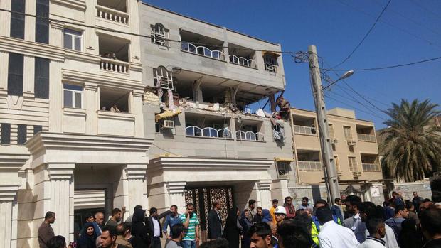 انفجار یک ساختمان مسکونی در اهواز+عکس ها