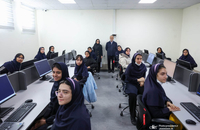 بازدید پزشکیان از مدرسه هوشمند فرزانگان یک شهریار (2)