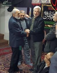 تلاقی در وقت وداع؛ وقتی فیض الله عرب سرخی و حسین شریعتمداری دست دادند