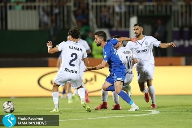 مدافع استقلال باید اخراج می شد/ گل استقلال سالم بود؟!