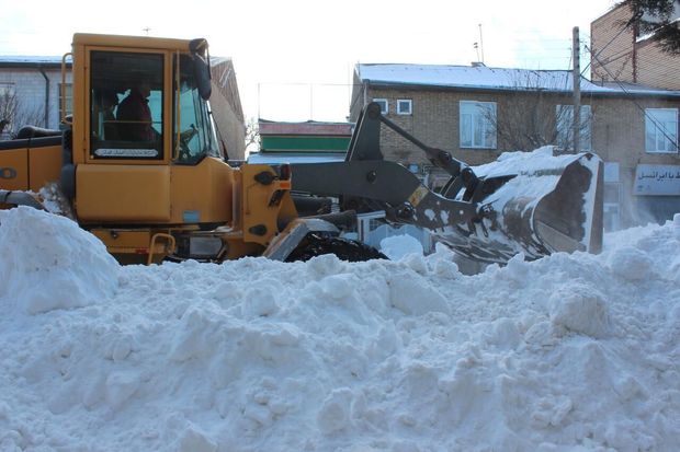 برف سنگین ۵۰ میلیارد ریال به شهرداری خلخال خسارت زد