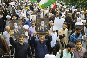 راهپیمایی نمازگزاران قمی در حمایت از مردم غزه