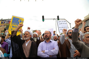 راهپیمایی نمازگزاران نماز جمعه قم در واکنش به خروج آمریکا از برجام
