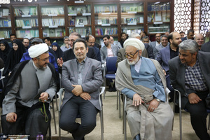 دیدار کارکنان موسسه تنظیم و نشر آثار امام خمینی (س) با حجت الاسلام و المسلمین علی کمساری