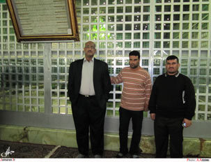 ادای احترام زائرین خارجی نسبت به امام راحل