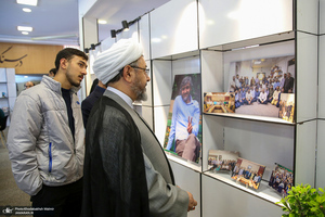 بازدید رئیس موسسه تنظیم و نشر آثار امام خمینی(س) از نمایشگاه خط خون