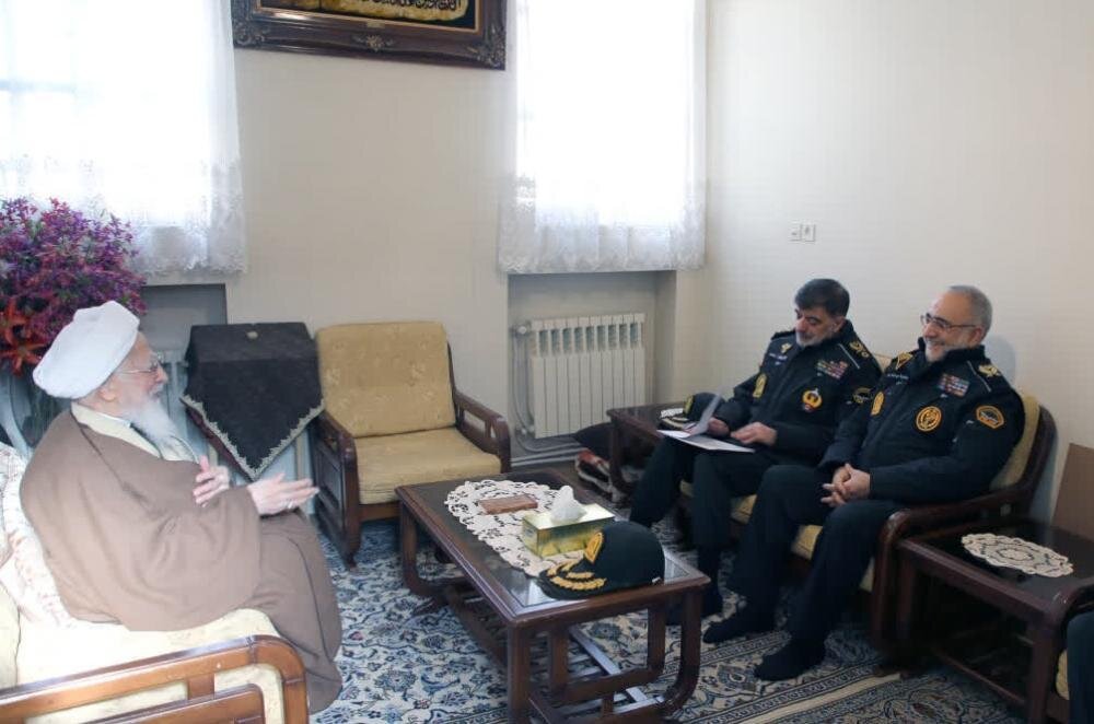 آیت الله العظمی جوادی آملی: فراتر از میدان عمل کنیم و اتاق جنگ اصلی دشمن را ببینیم / صهیونیسم در رأس دشمنی با اسلام قرار دارد و لازم است همواره دشمن‌شناسی دقیق مدنظر باشد/ قدردانی از تلاش‌های نیروهای انتظامی