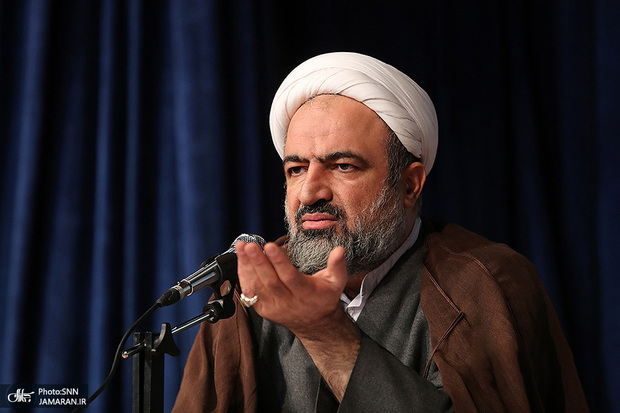 حمید رسایی خبر داد: تهیه و ثبت طرح دو فوریتی مجازات علیه اهانت کنندگان به پرچم ایران و فرماندهان شهید
