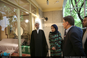 بازدید روئیس پلیس مواد مخدر کشور ایتالیا از بیت امام خمینی (س) در جماران