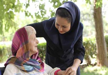 هیچ مرکزی جای خانواده را برای معلول و سالمند نمی گیرد