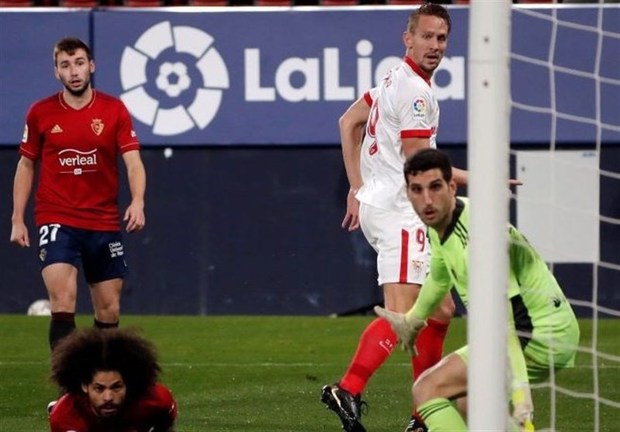 سویا از بارسلونا سبقت گرفت
