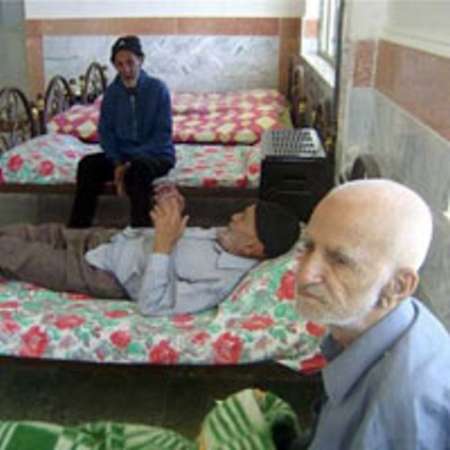 مناسب سازی مبلمان شهری برای سالمندان در مازندران یک ضرورت است